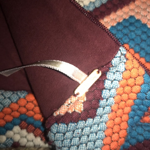 Vintage Free People textured orange and blue zigzag shorts. Size 12 - Picture 2 of 8